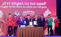 Bóng đá Việt Nam được &apos;tiếp sức&apos; trước thềm SEA Games 31