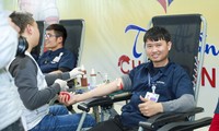 Lãnh đạo cùng cán bộ công nhân viên Samsung Thái Nguyên hiến máu tại Chủ Nhật Đỏ 2024