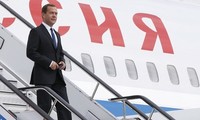 Thủ tướng Nga Dmitry Medvedev công du tới quần đảo Kuril. (Nguồn: TASS)