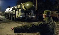 Tên lửa đạn đạo RS-12M Topol vào vị trí tập kết. Ảnh: RIA Novosti 