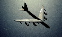 Thời gian hoạt động của siêu pháo đài bay B-52 là 53 năm. Ảnh: US Navy