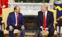 Hình ảnh Tổng thống Hoa Kỳ Donald Trump đón Thủ tướng Nguyễn Xuân Phúc