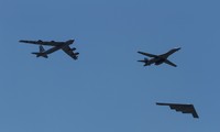 Bộ ba máy bay ném bom Mỹ đồng loạt xuất hiện ở châu Âu