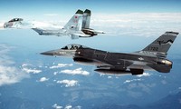 [VIDEO] Tiêm kích Su-27 chặn F-16 NATO tiếp cận máy bay Bộ trưởng Nga