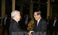 Thủ tướng Chính phủ Hoàng gia Campuchia Samdech Hun Sen đón Tổng Bí thư Nguyễn Phú Trọng. (Ảnh: Trí Dũng/TTXVN)