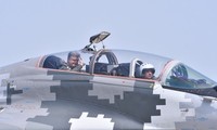 Tổng thống Ukraine bay trên MiG-29 nhân Ngày Không quân