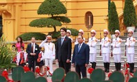 Toàn cảnh lễ đón Thủ tướng Canada Trudeau theo nghi thức nhà nước