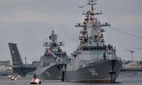 Chiến hạm Nga phô trương sức mạnh nhân Ngày Hải quân