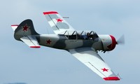 Vì sao các phi công Su phải huấn luyện trên máy bay Yak-52?