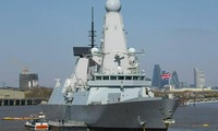 Tàu khu trục HMS Defender của Hải quân Anh