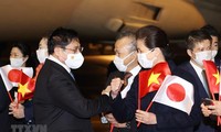 Thủ tướng đến Tokyo, bắt đầu thăm chính thức Nhật Bản