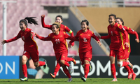 Niềm vui ghi bàn ấn định chiến thắng cho đội tuyển nữ Việt Nam của Thái Thị Thảo