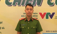 Ðối tượng Trần Văn Thành cùng tang vật do Ðại úy Lê Xuân Nam cùng đồng đội bắt giữ tháng 2/2018