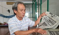 Lão nông Phạm Tấn Lực sụt giảm chỉ còn 46 kg sau lần bị hăm dọa. Ảnh: Văn Chương