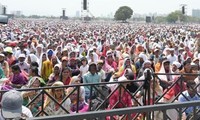 Hàng trăm ngàn người tham dự sự kiện ngoài trời ở bang Maharashtra của Ấn Độ