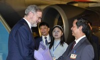 Thủ tướng nước Cộng hòa Séc bắt đầu chuyến thăm chính thức Việt Nam