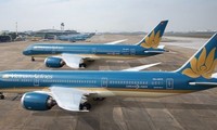 Cổ phiếu Vietnam Airlines bất ngờ tăng kịch trần