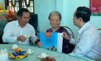 Phó Chủ tịch Thường trực Quốc hội Trần Thanh Mẫn thăm gia đình chính sách tại Long An