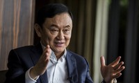 Cựu Thủ tướng Thái Lan Thaksin Shinawatra về nước bằng máy bay tư nhân sáng 22/8. (Ảnh: Reuters)