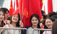 Tham quan gian hàng của Việt Nam tại Hội chợ triển lãm nhập khẩu quốc tế Trung Quốc (CIIE) lần thứ 6 ở Thượng Hải ngày 6/11/2023. Ảnh: Xinhua.