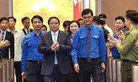 Thủ tướng Phạm Minh Chính gặp mặt và đối thoại với thanh niên về chuyển đổi số