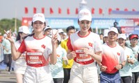 Hoa hậu Đỗ Thị Hà, Thanh Thủy rạng rỡ trên đường chạy Tiền Phong Marathon 2024