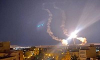 Iran phóng hàng trăm máy bay không người lái và tên lửa vào lãnh thổ Israel