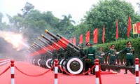Việt Nam bắn 21 phát đại bác chào mừng Tổng thống Nga Putin