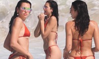 Hai mỹ nhân nóng bỏng của Hollywood &apos;đọ&apos; dáng với bikini siêu bé ở biển