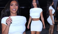 Kim Kardashian sau thành tỷ phú USD, nhan sắc thăng hạng, mặc ngày càng sexy &apos;khó cưỡng&apos;