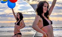 Bạn gái thời trẻ của Brad Pitt tung ảnh bikini mừng tuổi mới