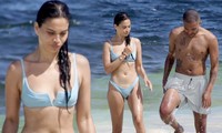 Shanina Shaik khoe dáng nóng bỏng với bikini khi đi biển với bạn trai
