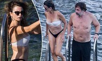 &apos;Bom gợi cảm&apos; Penelope Cruz cực gợi cảm với bikini khi đi biển cùng chồng