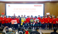 Honda Việt Nam tặng thưởng lớn cho LĐBĐVN và đội tuyển bóng đá nữ Quốc gia Việt Nam