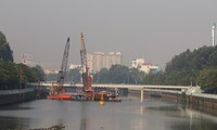 Cận cảnh cầu đi bộ trên kênh Nhiêu Lộc - Thị Nghè sắp hoàn thiện