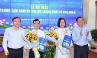 Chủ tịch UBND TPHCM Phan Văn Mãi trao quyết định cán bộ chủ chốt