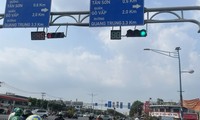 Vì sao đề xuất thay 16 hệ thống đèn giao thông quanh Tân Sơn Nhất?