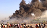 Lửa dữ dội bao trùm nhà máy ở Đồng Nai, cột khói cao cả trăm mét