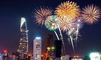 HCMC 24/7: Fireworks display locations on April 30;  Rumor has it that people can pray for rain 