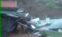 Mưa lớn gây sạt lở đất, làm sập nhà dân ở Quảng Ninh 