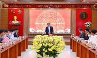 Thủ tướng Phạm Minh Chính phát biểu tại buổi làm việc với Ban Thường vụ Tỉnh uỷ Khánh Hoà. Ảnh C.H