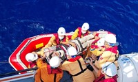 Vượt sóng cứu ngư dân Quảng Nam bị nạn trên biển Khánh Hoà