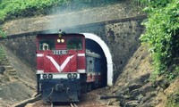 Hầm đường sắt qua Phú Yên bị sạt lở khi thi công gia cố hầm
