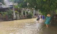 Mưa lũ ở Phú Yên: Một người mất tích, hàng trăm ngôi nhà bị ngập