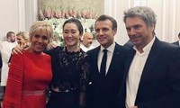 Củng Lợi tháp tùng Tổng thống Pháp đến Trung Quốc