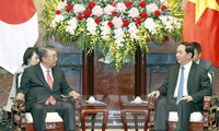 Chủ tịch nước Trần Đại Quang tiếp Ngài Oshima Tadamori, Chủ tịch Hạ viện Nhật Bản đang ở thăm chính thức Việt Nam. (Ảnh: Nhan Sáng/TTXVN)