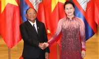 Chủ tịch Quốc hội Nguyễn Thị Kim Ngân và Chủ tịch Quốc hội Campuchia Heng Samrin tại Hà Nội ngày 23/6. Ảnh: TTXVN.