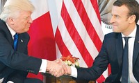 Tổng thống Mỹ Donald Trump (trái) và Tổng thống Pháp Emmanuel Macron. Ảnh: Getty Images.