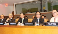 Phó Thủ tướng, Bộ trưởng Bộ Ngoại giao Phạm Bình Minh dự Cuộc họp Bộ trưởng Ngoại giao các nước ASEAN với Tổng Thư ký LHQ và Chủ tịch Đại hội đồng LHQ. Ảnh: TTXVN.