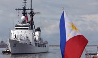 Phản đối Philippines bắn tàu cá Việt Nam